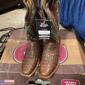 Nocona boots brand new size 6.